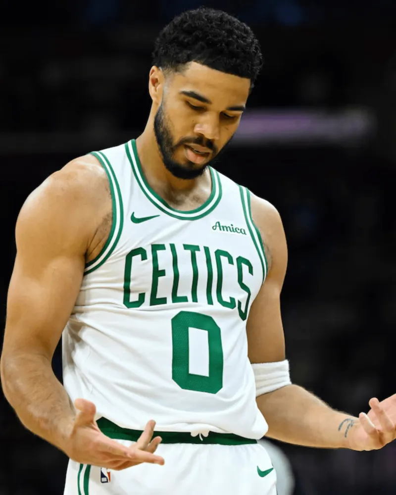 渐入佳境！塔图姆复出前10战场均19.8分，最近5战场均25.2分